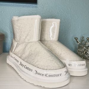 Juicy Couture White Klash boot